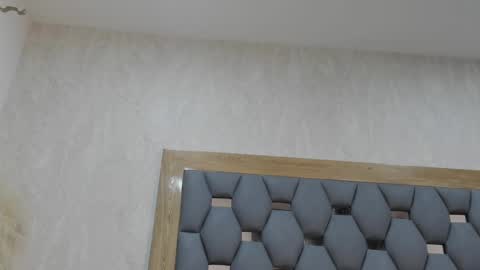 violeet_gray online show from February 26, 2025, 6:15 am