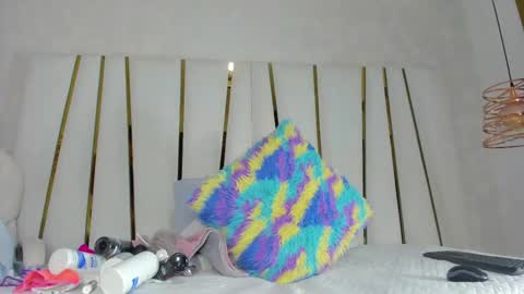 violeet_gray online show from November 12, 2025, 11:21 am