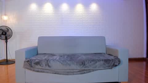 Snapshot of violeet_scott chatting on January 4, 2025, 4:43 pm Violett Everyday From 0530 to 1430 Col Time online show from January 4, 2025, 4:43 pm