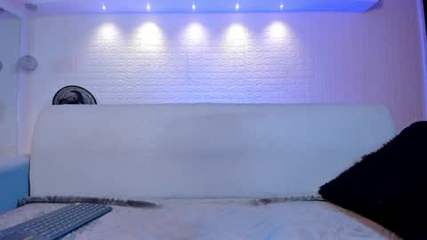 Snapshot of violeet_scott chatting on February 7, 2025, 4:56 pm Violett Everyday From 0530 to 1430 Col Time online show from February 7, 2025, 4:56 pm