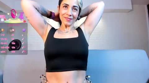 Snapshot of violeet_scott chatting on March 11, 2025, 10:51 am Violett Everyday From 0530 to 1430 Col Time online show from March 11, 2025, 10:51 am