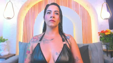 Snapshot of violeet_scottt chatting on May 29, 2026, 10:35 am Violette online show from May 29, 2026, 10:35 am