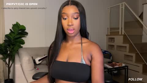 Snapshot of violet6xft chatting on February 28, 2026, 8:04 am Fantasy Black Girl online show from February 28, 2026, 8:04 am