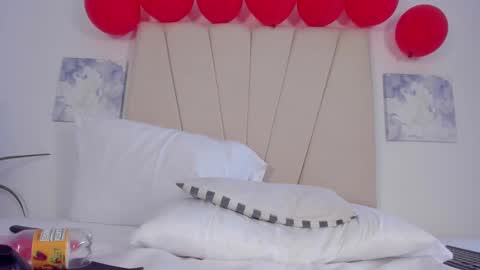 Violet online show from February 14, 2025, 8:15 pm