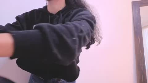 violet__15 online show from April 16, 2026, 12:17 pm