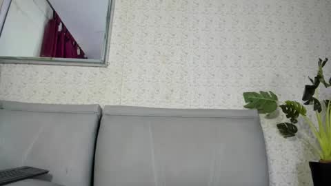Violet  online show from February 11, 2025, 8:52 pm