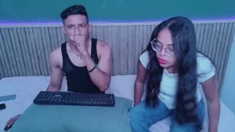 violet_and_dylan online show from December 5, 2025, 12:14 pm