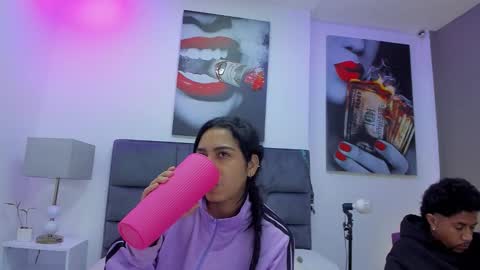 Violet and Myers online show from October 12, 2025, 11:42 am