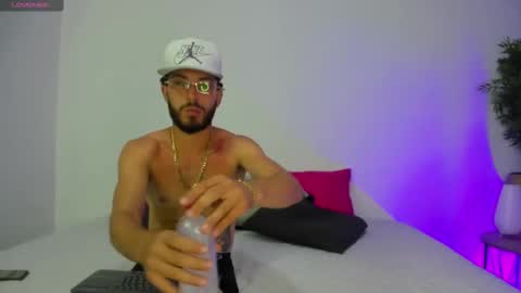 Snapshot of violet_and_paul chatting on September 23, 2025, 3:09 am Violet and Paul online show from September 23, 2025, 3:09 am