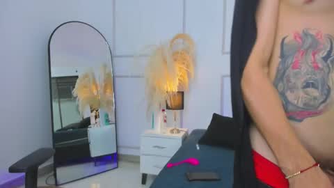 Snapshot of violet_and_paul chatting on October 17, 2025, 3:42 am Violet and Paul online show from October 17, 2025, 3:42 am