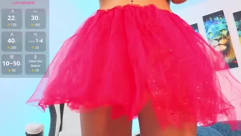 violet_jhonson online show from October 7, 2025, 2:25 pm