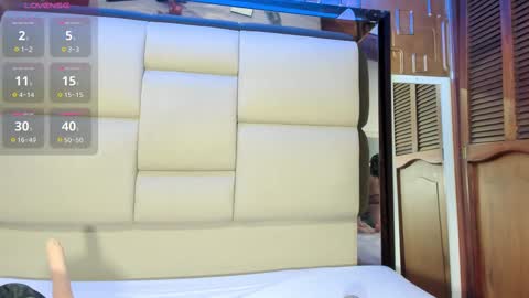 violet_milleer online show from October 3, 2025, 12:13 pm