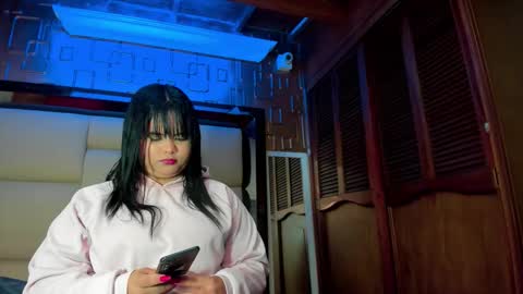 violet_milleer online show from October 12, 2025, 12:15 pm