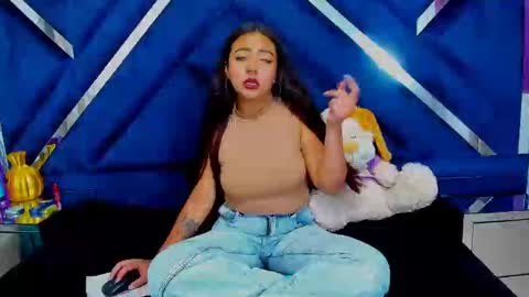 violet_nebula online show from September 18, 2025, 10:45 pm