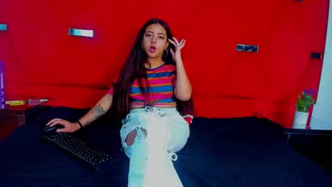 violet_nebula online show from September 20, 2025, 3:02 pm