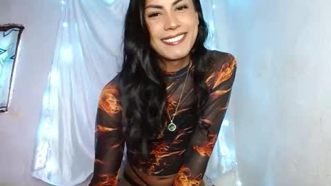 violet_sexhot28 online show from January 3, 2025, 1:47 pm