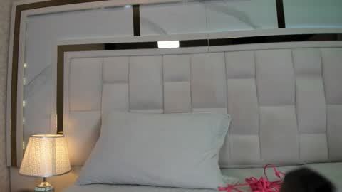 Snapshot of violet_sm chatting on January 13, 2026, 3:01 am violet_sm online show from January 13, 2026, 3:01 am