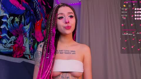 Violet online show from February 1, 2025, 5:28 am