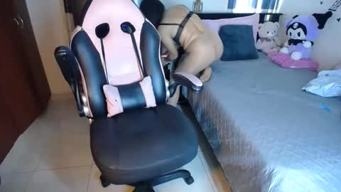 violeta.. online show from October 27, 2025, 8:57 pm