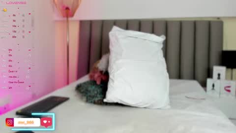 Snapshot of violeta_cs chatting on February 14, 2025, 8:59 pm online show from February 14, 2025, 8:59 pm