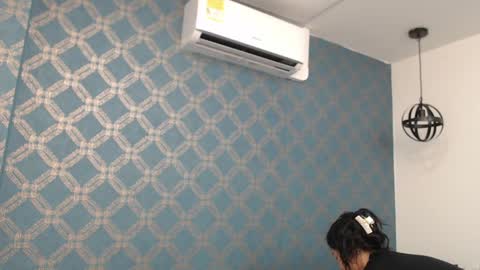 Violeta  online show from December 16, 2024, 1:21 am