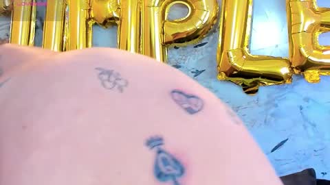 Violet  online show from September 20, 2025, 3:57 pm