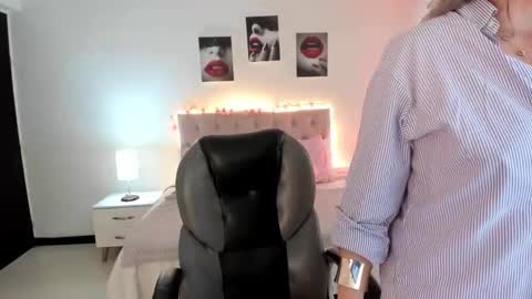 violeta_hotter_ online show from October 1, 2025, 11:49 am