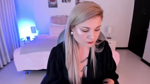 violeta_hotter_ online show from October 23, 2025, 10:47 am