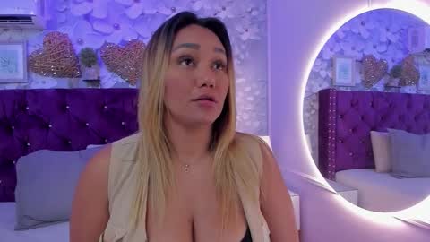violeta_medina online show from October 17, 2025, 11:35 am