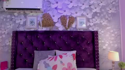 violeta_medina online show from April 17, 2026, 2:47 am