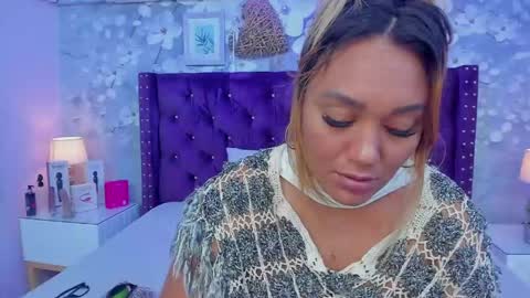 violeta_medina online show from April 18, 2026, 3:10 am