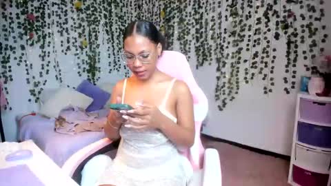Violeta online show from September 16, 2025, 3:02 pm