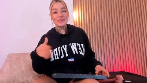 Violeta online show from June 8, 2026, 2:06 pm