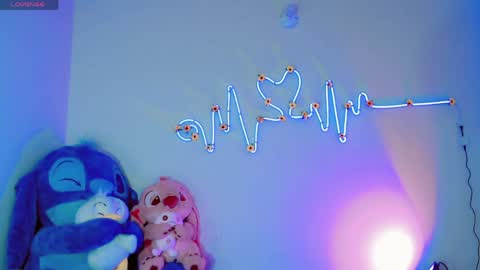 Snapshot of violeta_r_01 chatting on June 9, 2026, 5:30 am violeta_r_01 online show from June 9, 2026, 5:30 am