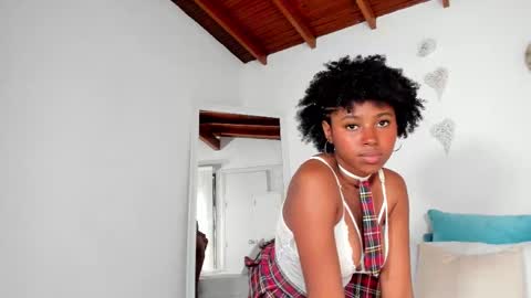 violeta_ruiz_ online show from January 8, 2025, 9:55 pm