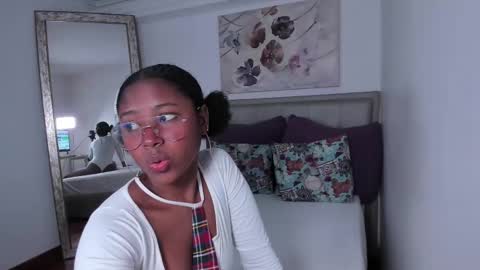 violeta_ruiz_ online show from February 20, 2025, 4:57 pm