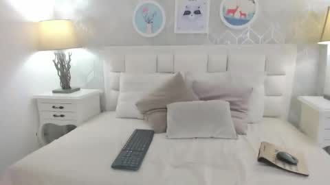 violeta_sannz online show from March 27, 2026, 11:43 am