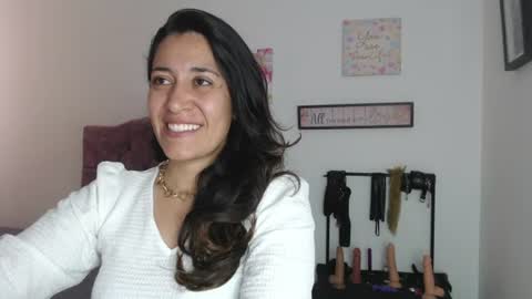 violeta_scott_ online show from June 15, 2026, 2:30 pm