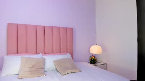 violeta_shinee online show from October 30, 2025, 11:44 am