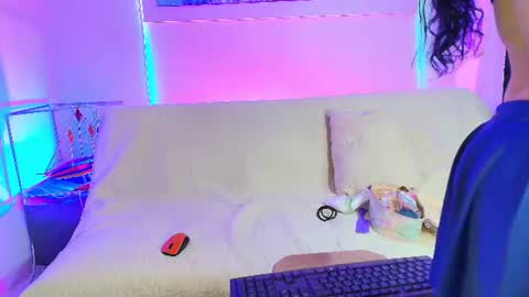 violeta sofia 16 online show from July 19, 2026, 3:10 am