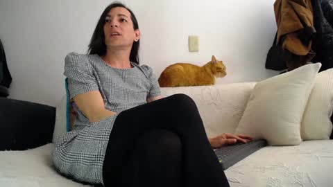 Snapshot of violetagomez_co chatting on December 3, 2024, 3:11 pm Violeta Gmez online show from December 3, 2024, 3:11 pm