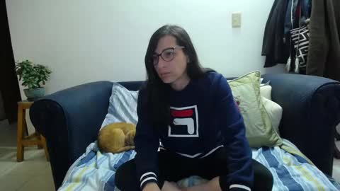 Snapshot of violetagomez_co chatting on February 19, 2025, 11:14 pm Violeta Gmez online show from February 19, 2025, 11:14 pm
