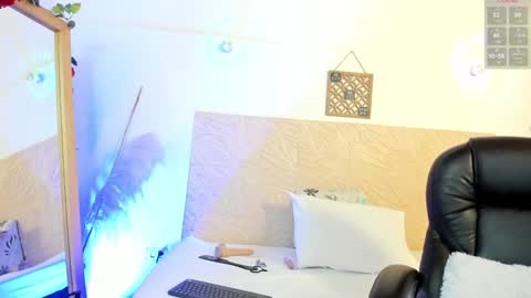 Snapshot of violetaqueen_ chatting on February 7, 2025, 10:20 pm Violeta online show from February 7, 2025, 10:20 pm