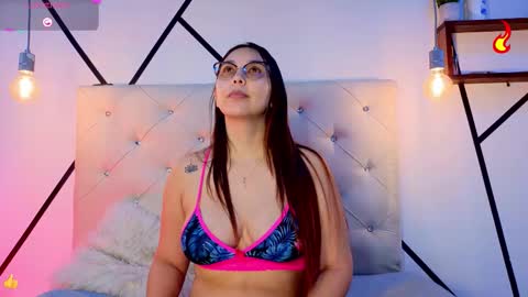 Snapshot of violetasimonz chatting on February 11, 2026, 10:37 pm violeta simonz online show from February 11, 2026, 10:37 pm