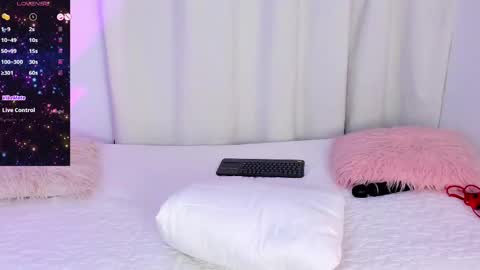 Snapshot of violetasotter chatting on February 21, 2025, 3:21 pm Violeta online show from February 21, 2025, 3:21 pm