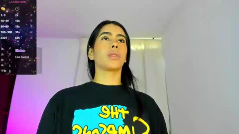 Snapshot of violetasotter chatting on September 19, 2025, 12:17 pm Violeta online show from September 19, 2025, 12:17 pm