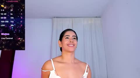 Snapshot of violetasotter chatting on January 13, 2026, 12:10 pm Violeta online show from January 13, 2026, 12:10 pm