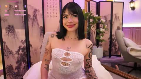 Violet Evanz online show from September 22, 2025, 7:05 pm