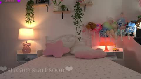 Snapshot of violeth___ chatting on April 17, 2026, 10:18 am violeth___ online show from April 17, 2026, 10:18 am