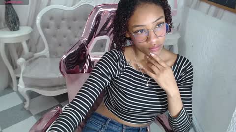 violeth_b online show from December 17, 2024, 3:49 pm